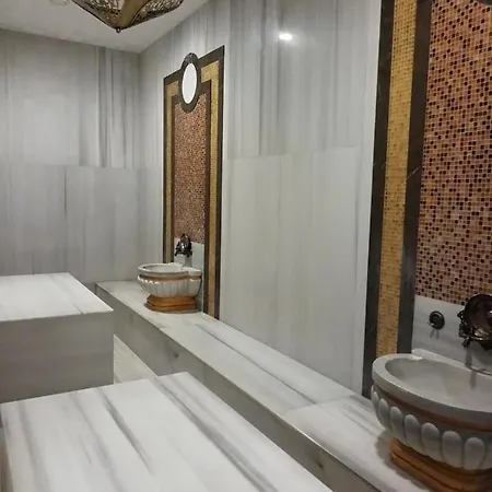 Azura Park Apartment