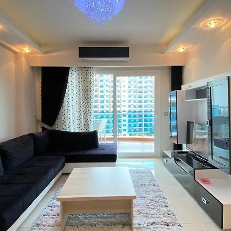 Azura Park Apartment *